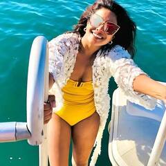 Priyanka Chopra Jonas ने स्विमसूट में शेयर की बेहद खूबसूरत तस्वीरें, टोंड बॉडी फ्लॉन्ट करती आईं नजर, देखें तस्वीरें