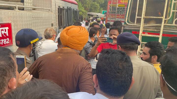 ਸਿੱਧੂ ਪੰਜਾਬ ਕਾਂਗਰਸ ਦੇ ਕਾਫਲੇ ਨਾਲ ਲਖੀਮਪੁਰ ਜਾ ਰਹੇ ਸਨ।