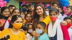 মূক-বধির শিশুদের স্কুলে একরাশ খুশি নিয়ে হাজির হলেন ঋতাভরী