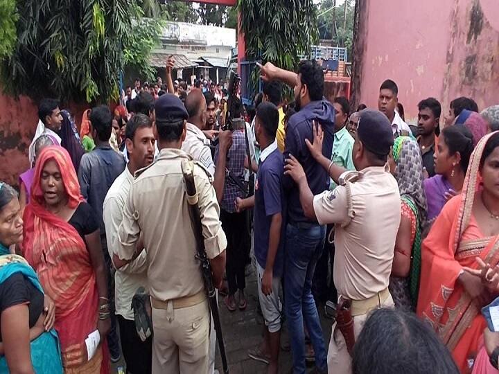 Bihar Panchayat Election: During the voting, the supporters of the candidate created a ruckus alleging disturbances ann Bihar Panchayat Election: मतदान के दौरान बवाल, गड़बड़ी का आरोप लगाकर प्रत्याशी के समर्थकों ने किया हंगामा