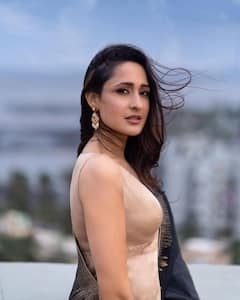 Pragya Jaiswal Photos: అందాల బొమ్మలా... ‘అఖండ’ భామ