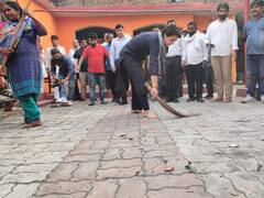 Priyanka Gandhi on CM Yogi: सीएम योगी के बयान पर प्रियंका गांधी का पलटवार,कहा- ‘झाड़ू लगाना स्वाभिमान का काम, सोच बदलिये’