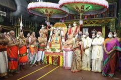 SriVari Brahmotsavam: చిన్న‌శేష వాహ‌నంపై గీతా కృష్ణుడి అలంకారంలో శ్రీ మ‌ల‌య‌ప్ప‌స్వామి