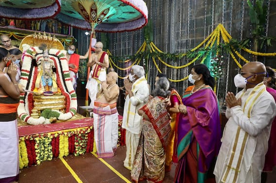 SriVari Brahmotsavam: చిన్న‌శేష వాహ‌నంపై గీతా కృష్ణుడి అలంకారంలో శ్రీ మ‌ల‌య‌ప్ప‌స్వామి
