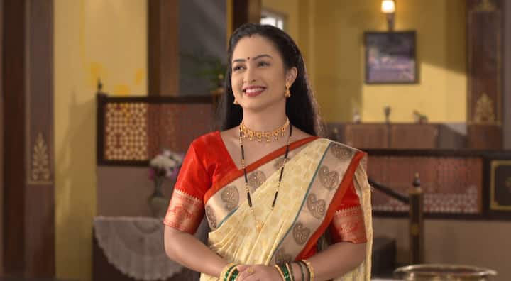 सौंदर्य स्पर्धा जिंकल्यानंतर गौरीला नवा आत्मविश्वास मिळाला आहे. तिच्या नव्या लूकवर तिचे चाहते भरभरुन प्रेम करत आहेत. (Photo : @girijaprabhu_official/IG)