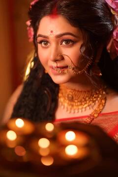 পুজোয় বিশেষভাবে সক্ষম শিশুদের হাতে নতুন পোশাক তুলে দিলেন 'দুর্গা' ঋতাভরী