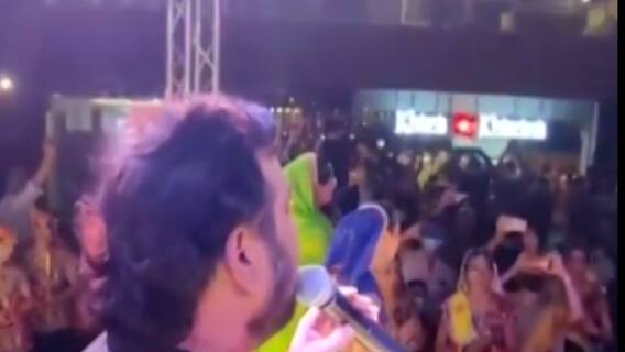 દુબઈ એક્સપોમાં ઈન્ડિયન પેવેલિયનના સ્ટેજ પર આ ગુજરાતી ગાયક કલાકારે કરી સરપ્રાઈઝ એન્ટ્રી