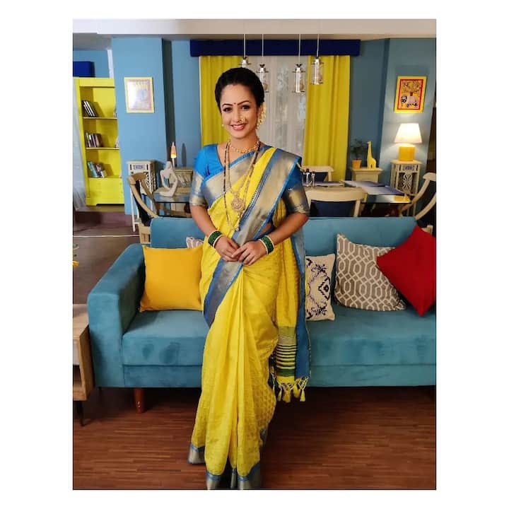 गौरीचं हे बदललेलं रुप प्रेक्षकांनाही आवडत आहे. गौरीची भूमिका साकारणाऱ्या गिरीजा प्रभूला तिचे चाहते सोशल मीडियाच्या माध्यमातून प्रतिक्रिया देत आहेत आणि तिच्या नव्या लूकची प्रशंसा करत आहेत. (Photo : @girijaprabhu_official/IG)