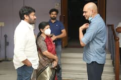 kondapolam: సతీసమేతంగా మేనల్లుడి 'కొండపొలం' సినిమా చూసిన చిరంజీవి