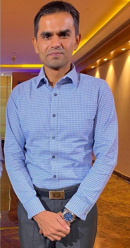 समीर वानखेड़े ने इसके पहले बॉलीवुड के कई कलाकारों को पूछताछ के लिए एनसीबी कार्यालय बुलाया था. इनमें दीपिका पादुकोण, रकुलप्रीत सिंह, श्रद्धा कपूर जैसी एक्ट्रेस भी शामिल है. वहीं समीर वानखेड़े की टीम के चलते ही सुशांत सिंह राजपूत ड्रग्स मामले में रिया चक्रवर्ती को 1 महीने जेल में रहना पड़ा था.