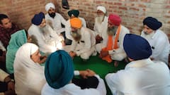 ਅਕਾਲੀ ਦਲ ਦੇ ਵਫਦ ਵੱਲੋਂ ਦਰੜ ਕੇ ਮਾਰੇ ਗਏ ਚਾਰ ਕਿਸਾਨਾਂ ਤੇ ਪੱਤਰਕਾਰ ਦੇ ਪਰਿਵਾਰ ਨਾਲ ਮੁਲਾਕਾਤ, ਵੇਖੋ ਤਸਵੀਰਾਂ