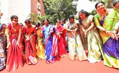 Batukamma Celebrations: బతుకమ్మ వేడుకల్లో గవర్నర్ తమిళిసై, ఎమ్మెల్సీ కవిత.. తెలుగు వర్సిటీలో ఘనంగా సంబరాలు..