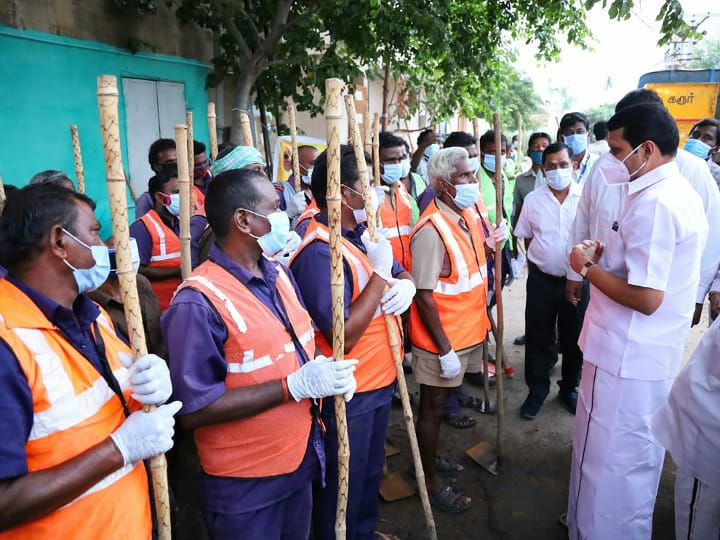 குப்பைகளை அள்ளிக் குவித்த அமைச்சர் செந்தில் பாலாஜி!