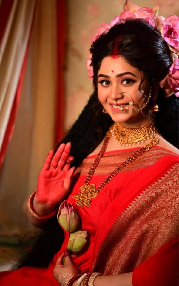 'দ্য আইডিয়াল স্কুল ফর ডেফ অ্যান্ড ডাম' নামে একটি স্কুলের দায়িত্ব নিয়েছেন ঋতাভরী। সেখানে বিশেষভাবে সক্ষম শিশুদের পঠন-পাঠনের ব্যবস্থা রয়েছে।