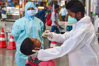 Tamilnadu Covid-19 data tracker: தமிழ்நாட்டில் 1359 பேருக்கு கொரோனா தொற்று: 20 பேர் உயிரிழப்பு!