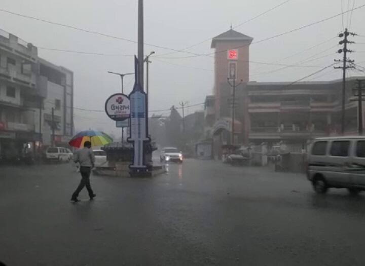 Navratri 2021 : heavy rainfall in Gujarat, water logging in Palitana Navatri 2021 : ગરબાની મજા બગાડી શકે છે વરસાદ, રાજ્યમાં ઠેર ઠેર વરસાદ; પાલિતાણામાં રસ્તો થયો બંધ