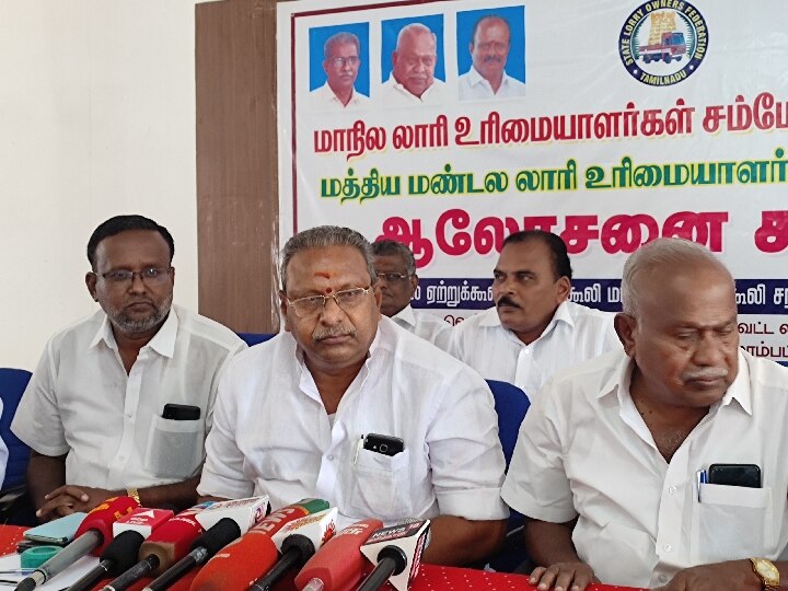 ஏற்று கூலி இறக்கு கூலியை சரக்கு உரிமையாளரே ஏற்க வேண்டும்'-லாரி உரிமையாளர்கள் சங்கம் அறிவிப்பு