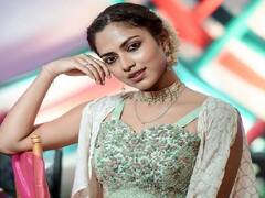 Amalapaul  | யார் இந்த சாலை ஓரம் பூக்கள் வைத்தது.. அமலாபாலின் அழகான க்ளிக்ஸ்!