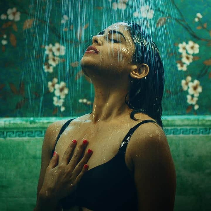 2020లో ‘జోహార్’ సినిమాలోనూ నైనా నటించింది. ఇందులో నైనా బాలా అనే స్ట్రీట్ పెర్‌ఫార్మెర్ పాత్ర పోషించింది. ఇందులో ఆమె అభినయం ప్రేక్షకులను మెప్పిస్తుంది. - Image Credit: Naina Ganguly/Instagram