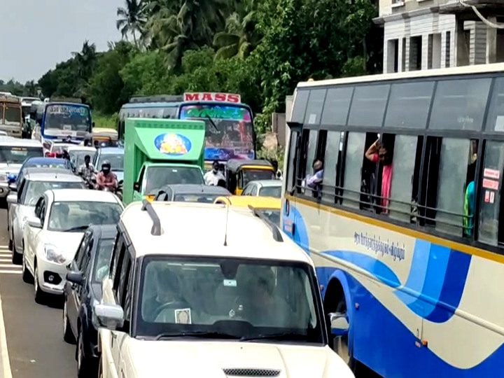 விழுப்புரம் ஈசிஆர் சாலையில் மீனவர்கள் சாலை மறியல் - கடல் அரிப்பால் வீடுகள், படகுகள் சேதம் என புகார்