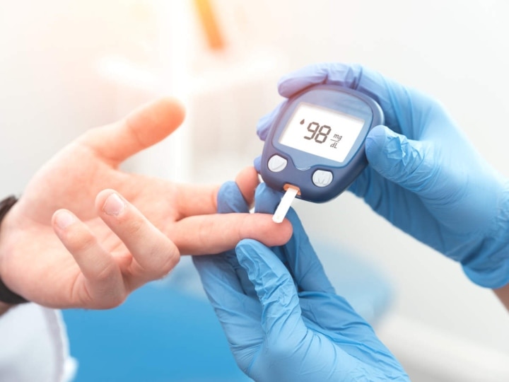 Diabetic Care: बढ़ते ब्लड शुगर से परेशान हैं तो डाइट में शामिल करें ये प्राकृतिक खाद्य पदार्थ