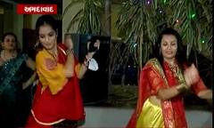 Navratri@Day 1 : શેરી ગરબામાં જામ્યો રંગ, યુવતીઓ મન મૂકીને નાચી, જુઓ તસવીરો
