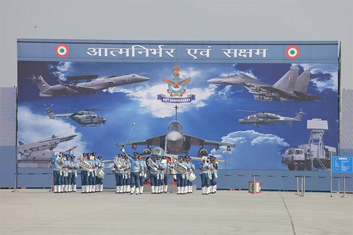 दुसऱ्या विश्व युद्धाच्या दरम्यान भारतीय वायुसेनेने महत्वपूर्ण भूमिका साकारली. (Photo Credit : twitter @IAF_MCC)