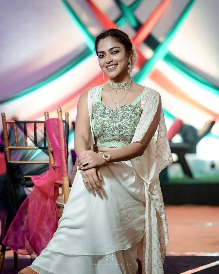 ந்தன் நெஞ்சானது இன்று பஞ்சானது அது பறந்தோடுது வானிலே...