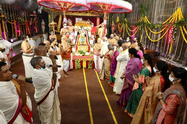 శ్రీవారి ఆలయంలో ప్రత్యేక ఆకర్షణగా నమూనా బ్రహ్మరథం, వృషభ, అశ్వ, ఏనుగుల సెట్టింగ్.