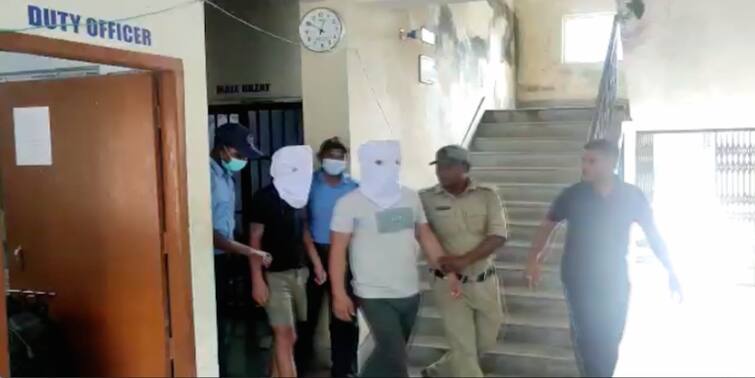 Darjeeling SSB arrest 2 person with fake Indian voter card from siliguri Darjeeling: জাল ভোটার কার্ড, ফোনে মান্দারিন ভাষায় চ্যাট, শিলিগুড়িতে গ্রেফতার ২ সন্দেহভাজন