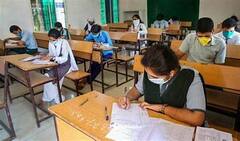 WBCHSC: প্রকাশ্যে কাটছাঁট করা সিলেবাস, মার্চ -এপ্রিলেই কি রাজ্যে মাধ্যমিক উচ্চমাধ্যমিক পরীক্ষা?। Bangla News