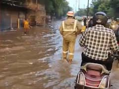 Heavy Rains: హైదరాబాద్‌లో మళ్లీ భారీ వర్షం.. జీహెచ్ఎంసీ హెల్ప్‌లైన్ నెంబర్ ఇదే