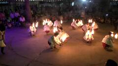 Sheri Garaba jamnagar : નવલા નોરતામાં શેરી ગરબામાં જામ્યો રાસ રંગ, જુઓ ખેલૈયાની અનોખી છટાની તસવીરો