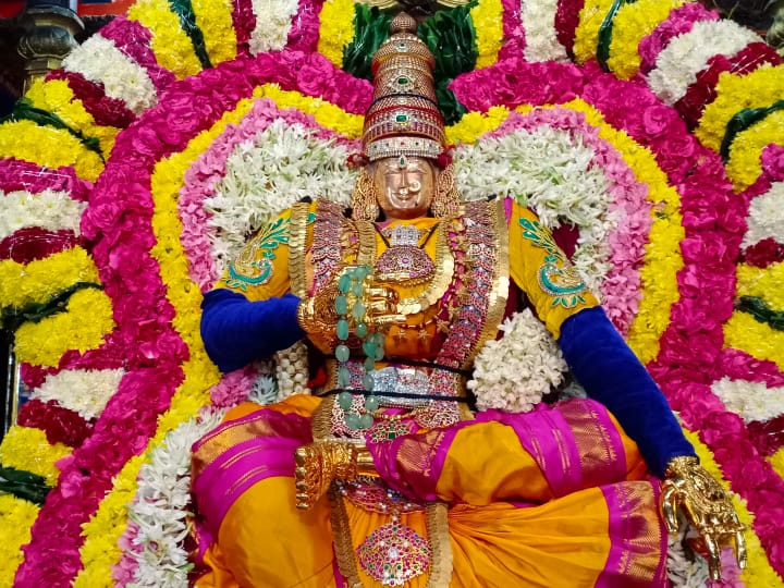 பராசக்தி அம்மன் மனோன்மணி அலங்காரத்தில் காண கண்கோடி வேண்டுமே