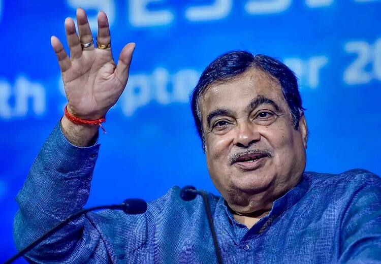 Nitin Gadkari Wearing Khaki Half Pant 'Obscene', Should Be Banned: Congress Leader Amid Hijab Row Nitin Gadkari Wearing Khaki Half Pant 'Obscene', Should Be Banned: Congress Leader Amid Hijab Row