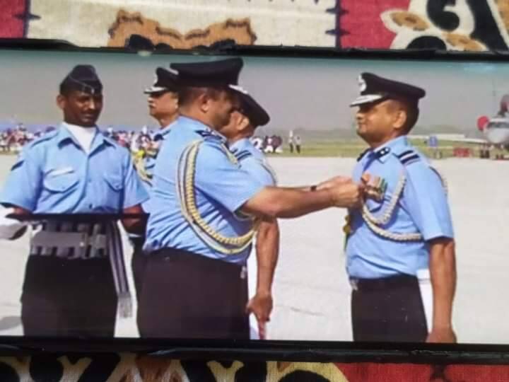 President presents Special Service Medal to Air Commodore Suhas Bhandare,from Atpadi, Sangli सांगलीतील आटपाडीचे सुपुत्र एअर कमोडोर सुहास भंडारे यांना राष्ट्रपती विशिष्ठ सेवा पदक प्रदान