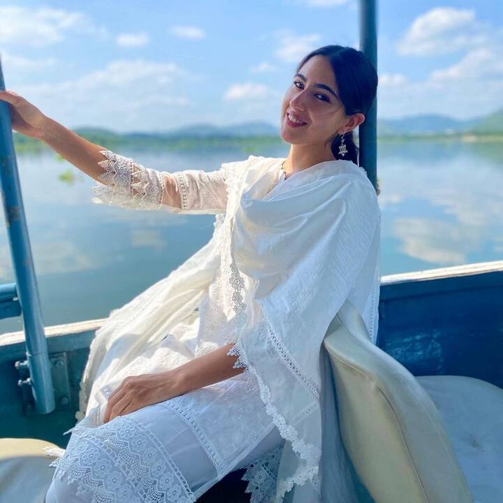 (Photo Courtesy : Instagram) ఈ సినిమా డిజాస్టర్ అవ్వడంతో సారా సైలెంట్ అయిపోయింది.