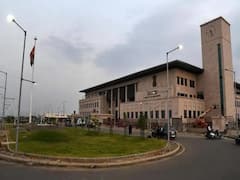 AP High Court: ఏపీ సర్కార్ కు మరోసారి చుక్కెదురు... ఇళ్ల పథకంపై సింగిల్ జడ్జి తీర్పుపై అప్పీల్... స్వీకరణకు నో చెప్పిన డివిజన్ బెంచ్