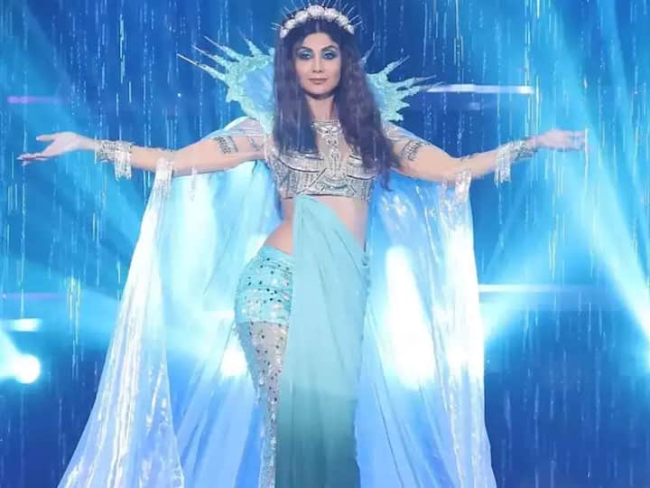 शिल्पा ने आगे कहा कि डांस रियलटी शो के जरिए हमें देश के अलग-अलग कोनों से टैलेंट खोजने का मौका मिलता है. हम ऐसे देश में रहते हैं जहां यंग टैलेंट कई राज्यों में है और उन्हें मौके की तलाश है.