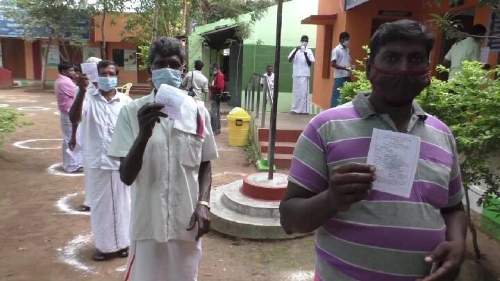 Voting is in full swing for 3 vacant local government posts in Dharmapuri district தருமபுரி மாவட்டத்தில் காலியாக உள்ள 3 உள்ளாட்சி பதவிகளுக்கு வாக்குப்பதிவு விறுவிறு