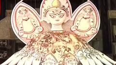 Durga Puja 2021: অস্ত্র নয়, মানুষকে আগলে রাখছেন নাকতলা উদয়ন সঙ্ঘের মাতৃপ্রতিমা | Bangla News