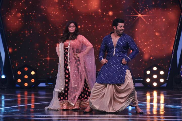 ডান্স বাংলা ডান্স -এর মঞ্চে মহা ধুমধামে পালিত হল দুর্গাপুজোর শুরুটা। হাজির রইলেন বিশেষ অতিথিরাও।