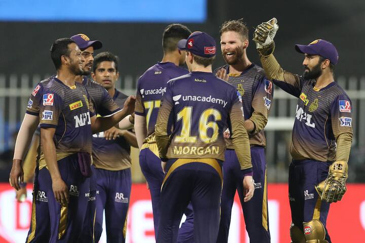 14 புள்ளிகளுடன் ரன் ரேட் அடிப்படையில் நான்காவது இடம் பிடித்து கொல்கத்தா அணி ப்ளே ஆஃப் சுற்றுக்கு முன்னேறியுள்ளது. பெங்களூர் அணி வரும் 11-ந் தேதி ஷார்ஜாவில் நடைபெறும் எலிமினேட்டர் ஆட்டத்தில் கொல்கத்தா அணியுடன் மோத உள்ளது.
