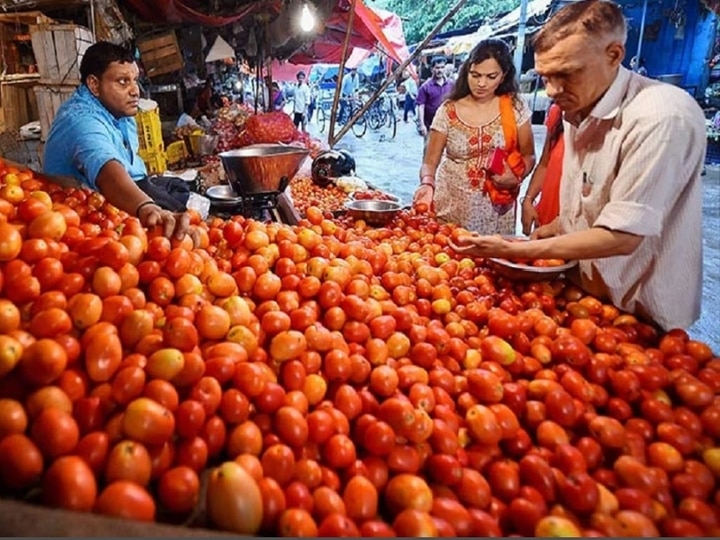 மனதை தேற்றிக்கொள்ளுங்கள்... ரூ. 50க்கு விற்கும் தக்காளி!