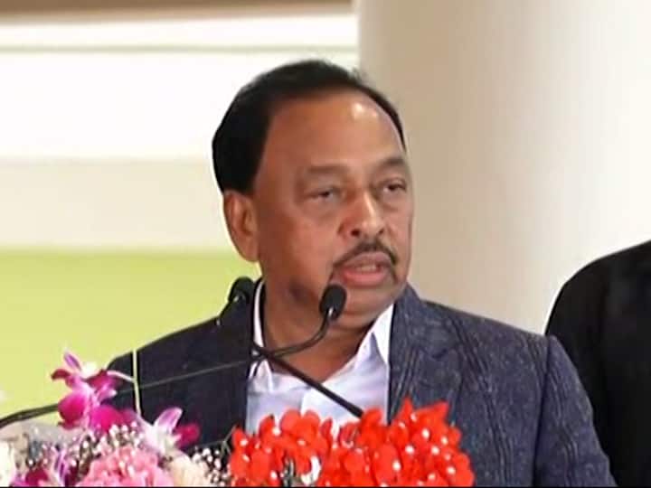Narayan Rane : मुख्यमंत्र्यांना उद्देशून नारायण राणे म्हणाले, 'उद्धवजी, बाळासाहेबांच्या प्रेरणेनं मी इथं विकासकामं केली' Sindhudurg Chipi Airport inauguration today CM Uddhav Thackeray Speech and Narayan Rane speech to be on stage LIVE Narayan Rane : मुख्यमंत्र्यांना उद्देशून नारायण राणे म्हणाले, 'उद्धवजी, बाळासाहेबांच्या प्रेरणेनं मी इथं विकासकामं केली'