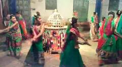 Sheri Garaba Rajkot: નોરતાની બીજી રાત્રે ખૈલેયાએ મનમુકી માણી ગરબાની મોજ, જુઓ નવલા નોરતાની તસવીરો