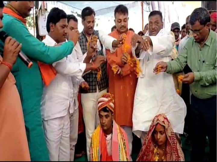 Chandauli: 54 couples tied the knot Under Chief Minister Mass Marriage Scheme ANN चंदौली: मुख्यमंत्री सामूहिक विवाह योजना के तहत 54 जोड़े हमसफर बने, 2 मुस्लिम जोड़े भी बंधन में बंधे