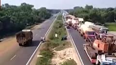 Durga Puja 2021: চতুর্থীতে কলকাতামুখী ২ নম্বর জাতীয় সড়কে তীব্র যানজট | Bangla News