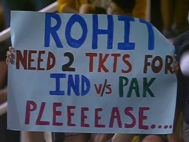 India vs Pakistan T20 World Cup Fan Requests Rohit Sharma For A Couple Of Tickets For Ind vs Pak T20 World Cup Match, Pic Surfaces Fan Requests Rohit Sharma For A Couple Of Tickets For Ind vs Pak T20 World Cup Match, Pic Surfaces