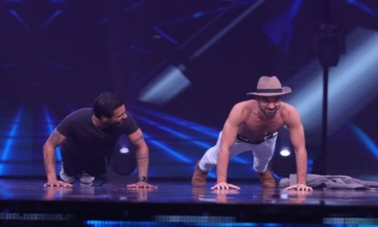 Remo D Souza beats Raghav Juyal in push-ups challenge on  Dance+ 6 Dance+ 6: रियलिटी शो में स्टार्स ने लिया पुश अप चैलेंज, देखिए मजेदार वीडियो
